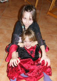 Lena (vorne) und Maren (hinten)